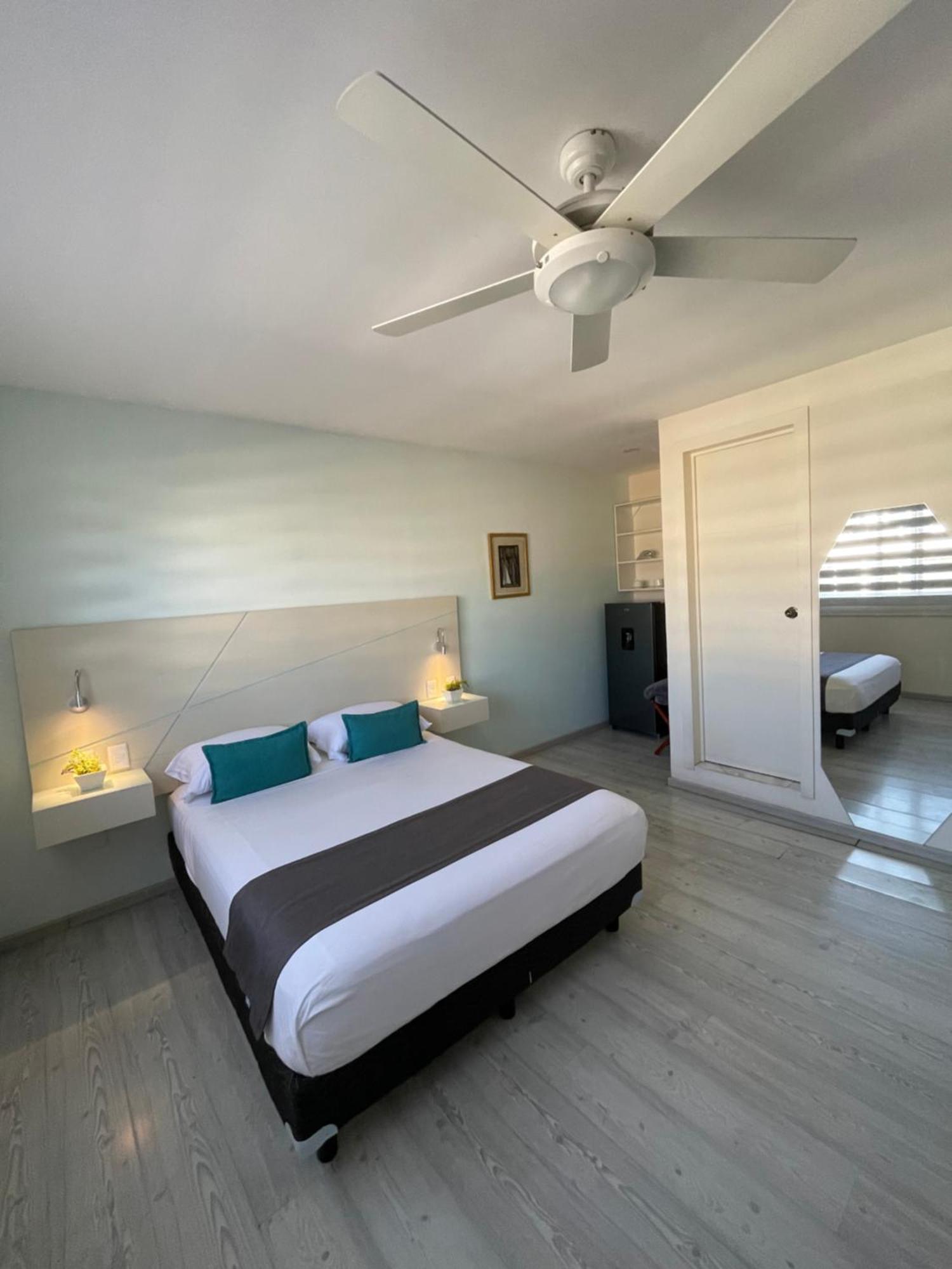 Апарт отель Constanza Lofts Executives En Zapopan Jalisco Экстерьер фото